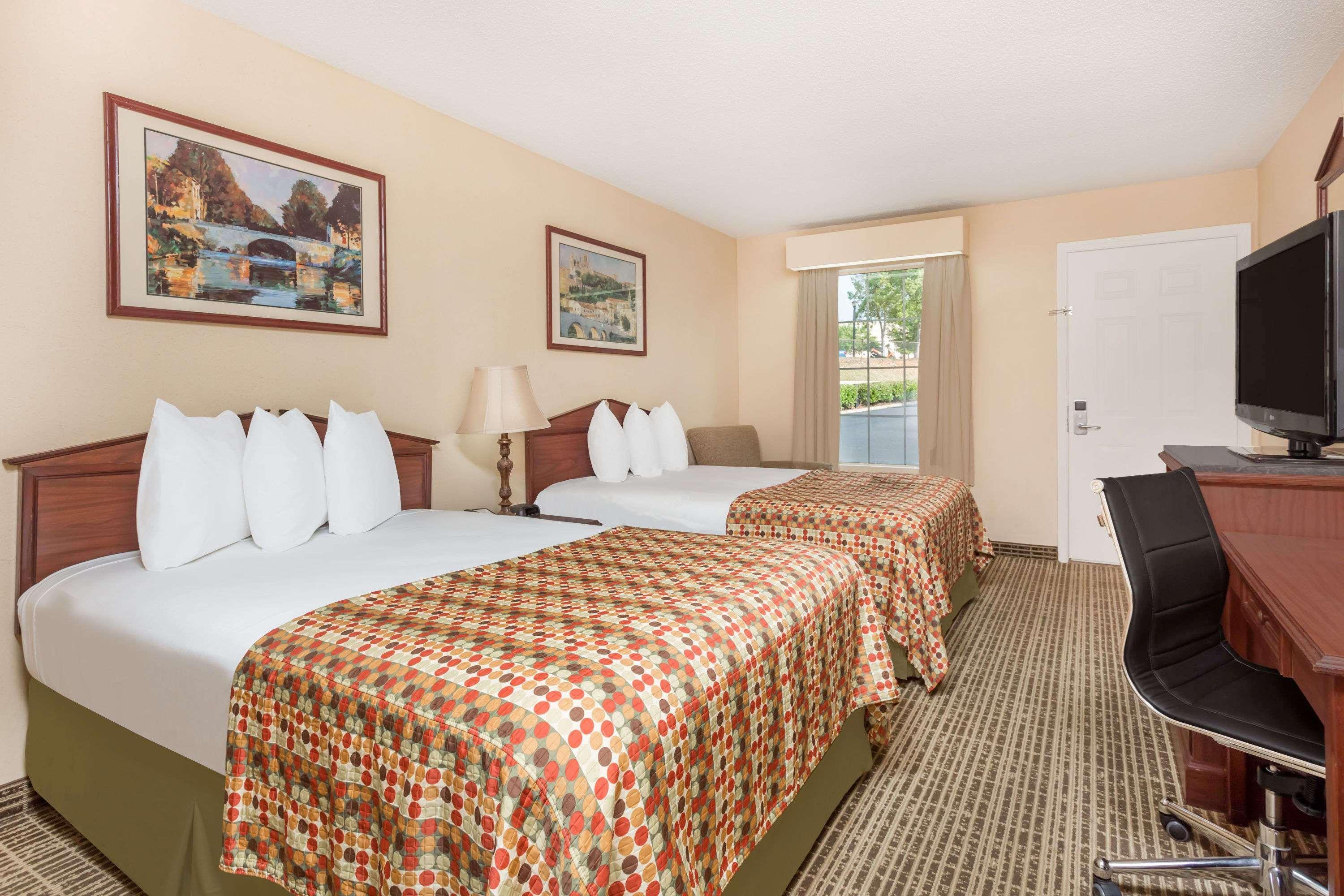 Baymont By Wyndham Anderson Clemson Hotel Exterior foto