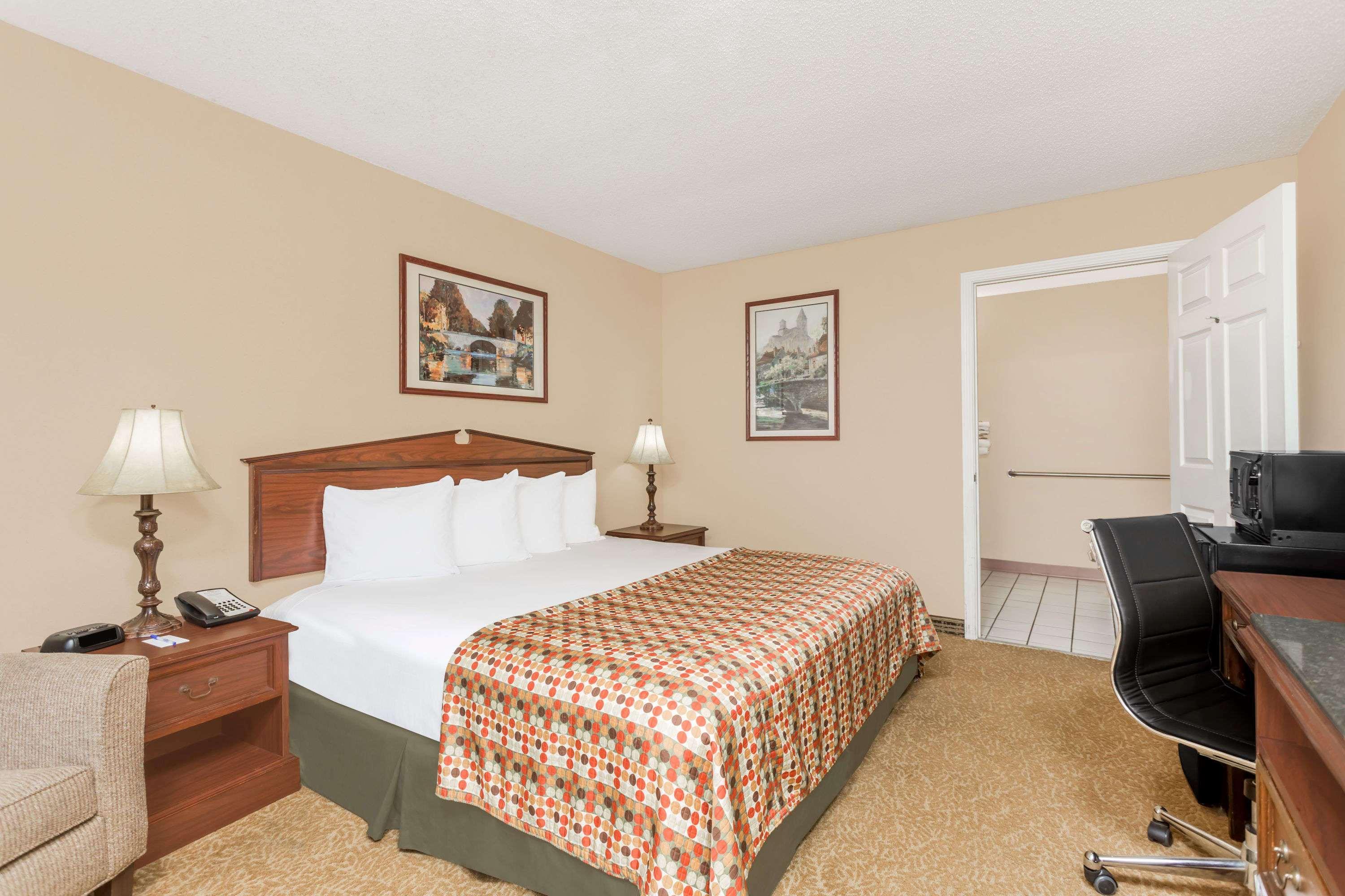 Baymont By Wyndham Anderson Clemson Hotel Exterior foto