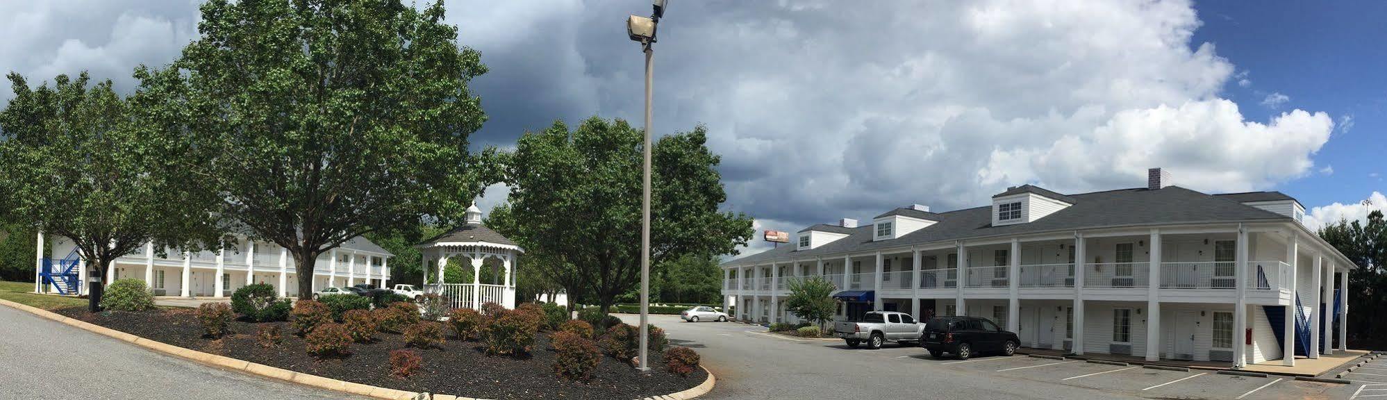 Baymont By Wyndham Anderson Clemson Hotel Exterior foto